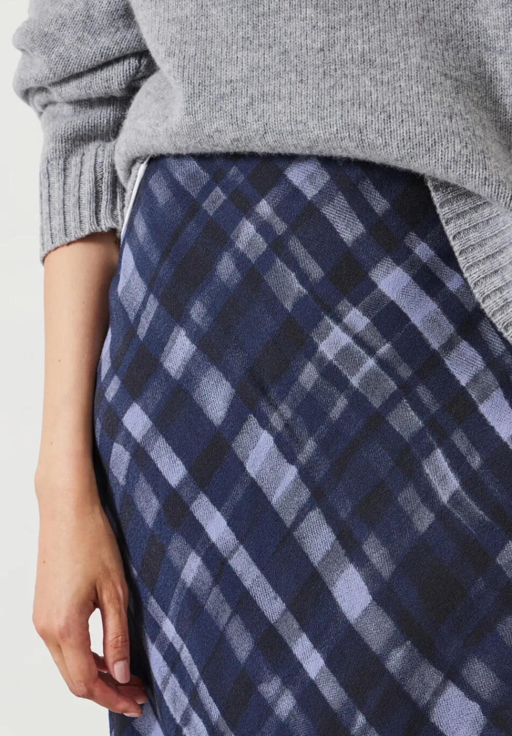 hush Skirts|Simone Crepe Midi Skirt Painted Check Navy