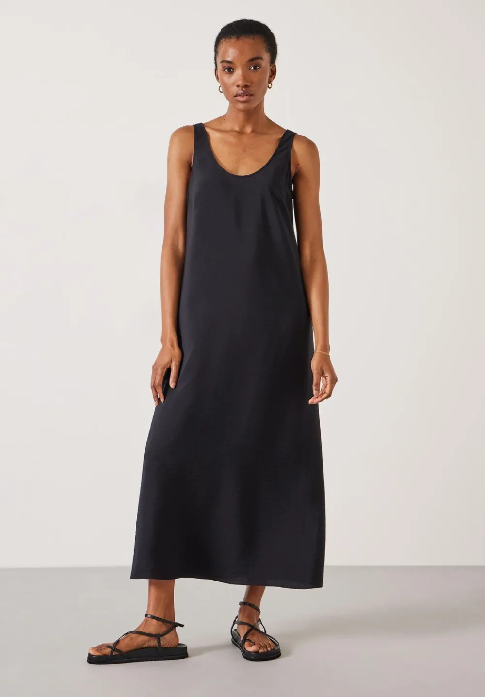 hush Dresses|Sophie Air Flow Scoop Neck Maxi Dress Black