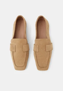 hush Flats|Sora Square-Toe Suede Loafers Beige