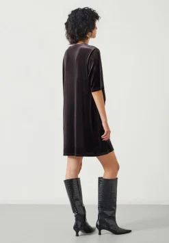 hush Dresses|Vicky Velvet Mini Dress Raisin Brown