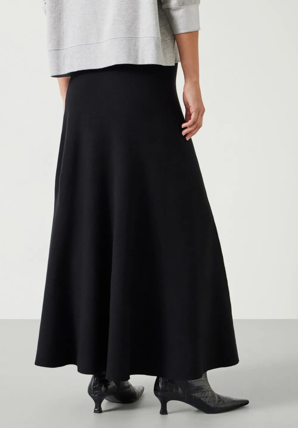 hush Skirts|Zola Volume Knitted Midi Skirt Black
